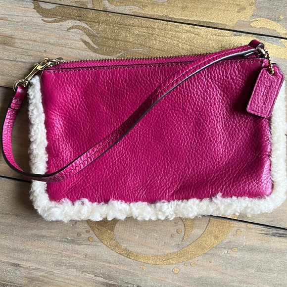 Coach wristlet - Picture 2 of 5